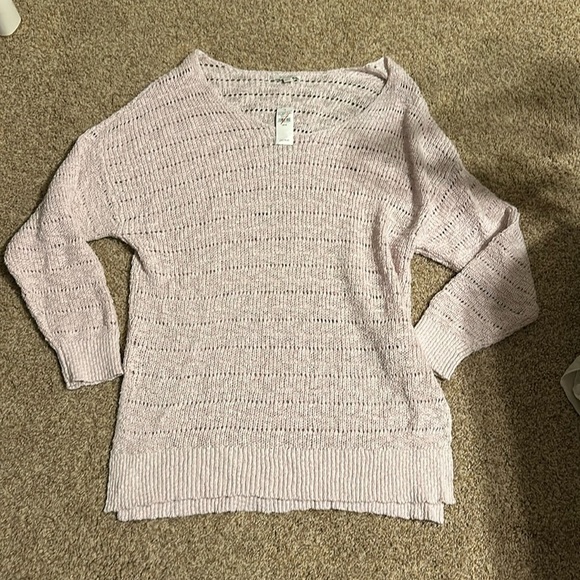 Oversized drapey crochet sweater size medium pink/ light purple - Picture 3 of 5